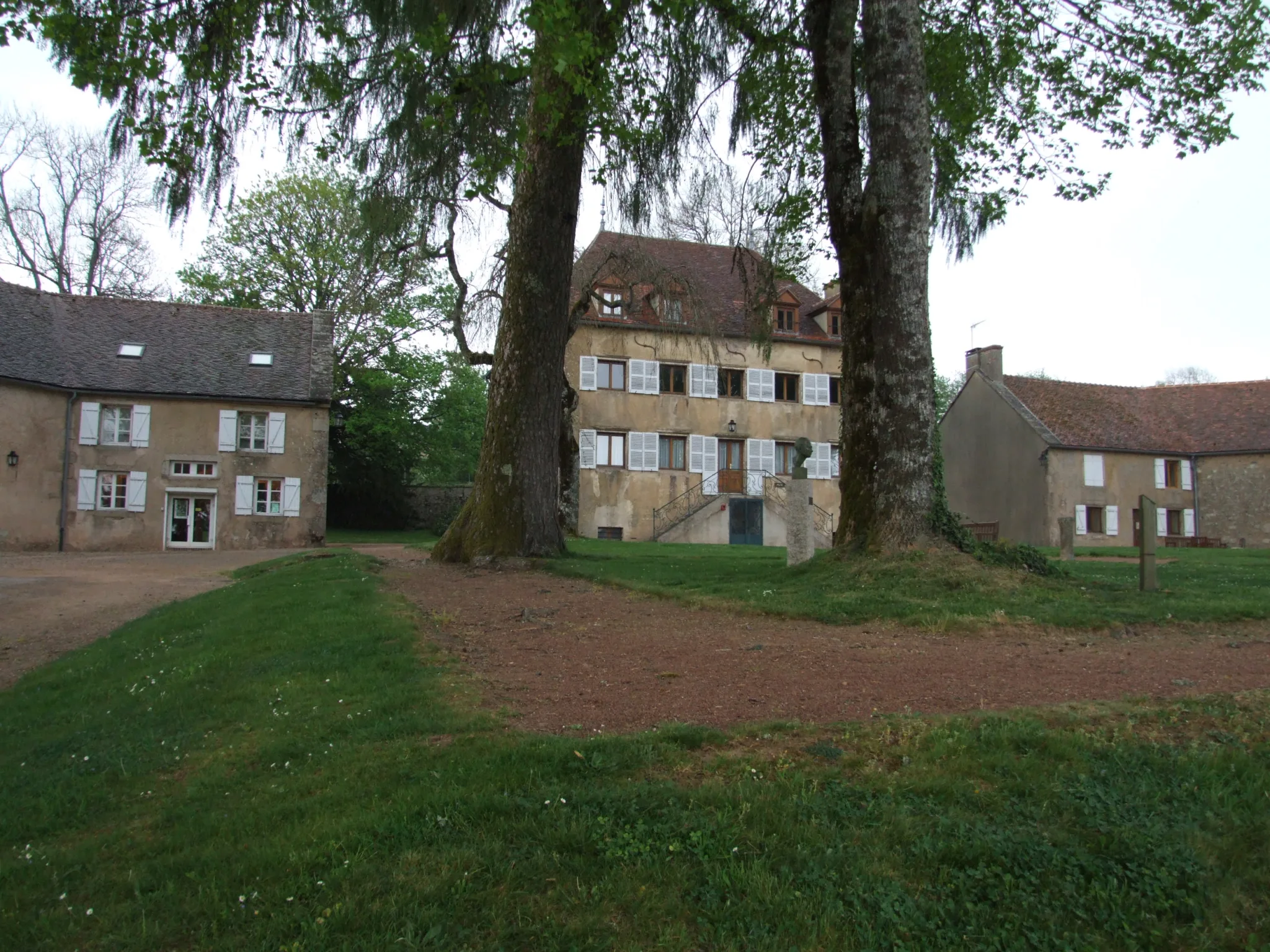 Le domaine de la Maison du Parc à Saint-Brisson, où se trouve le musée de la Résistance