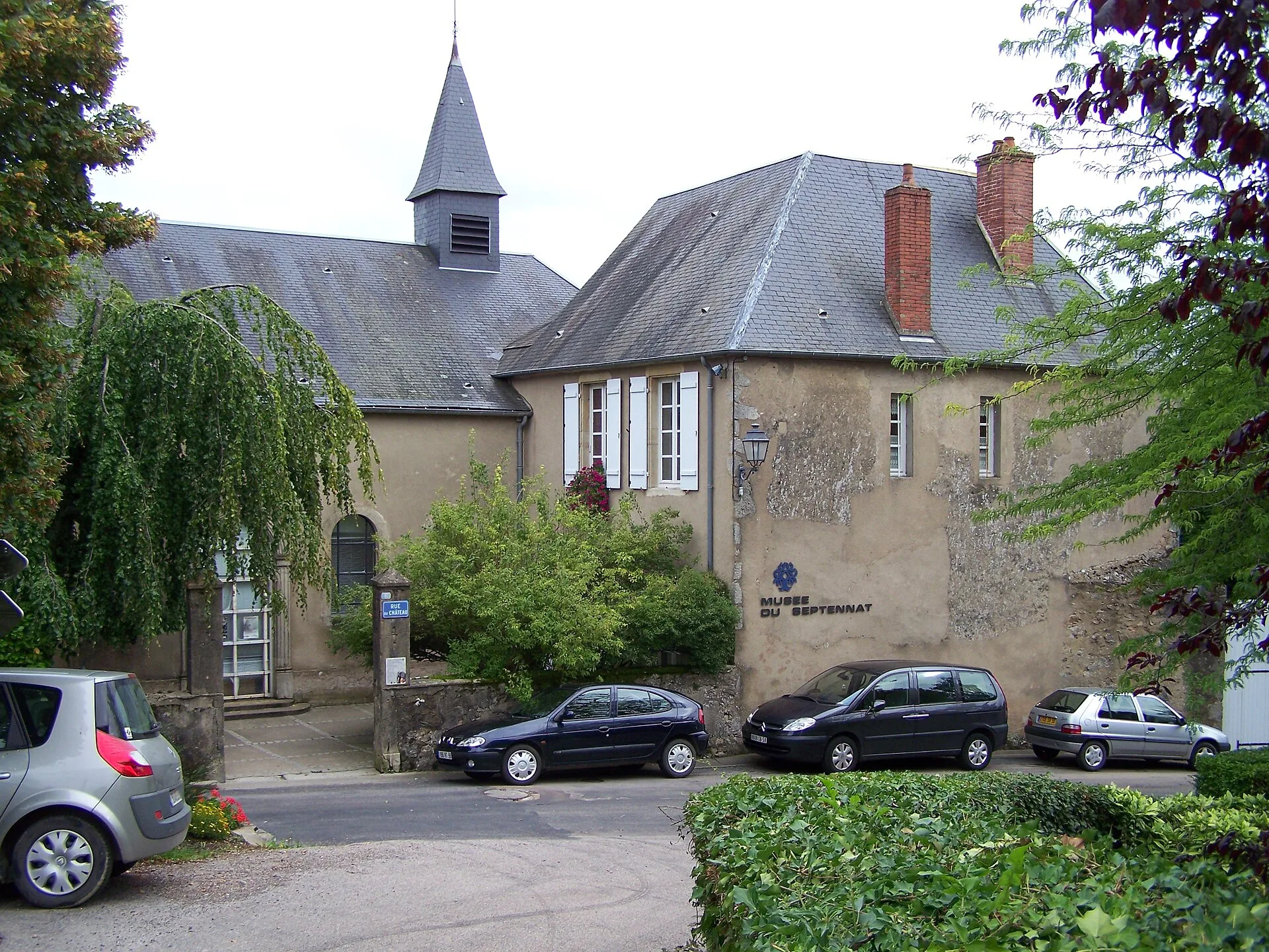 Bâtiment historique du musée du Septennat à Château-Chinon
