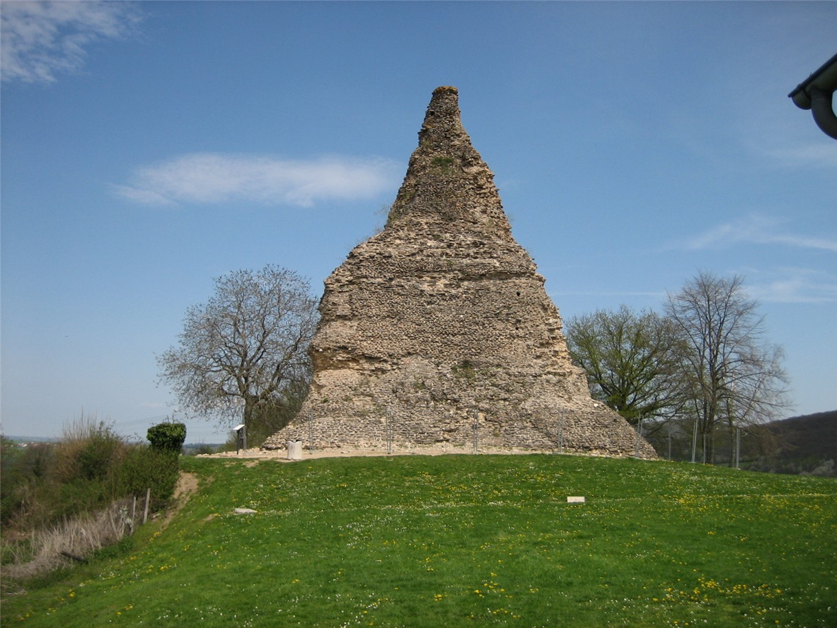 pyramide de Couhard