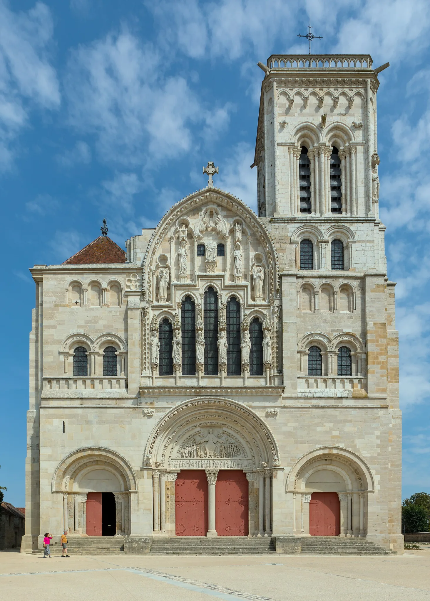 Façade occidentale de la basilique Sainte-Marie-Madeleine de Vézelay